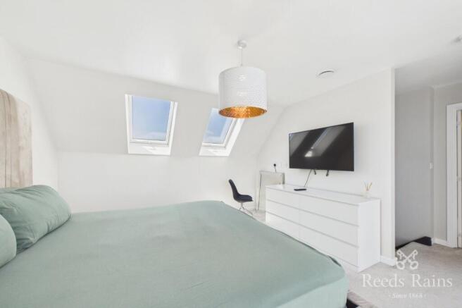 4 bed Detached to rent Image 11