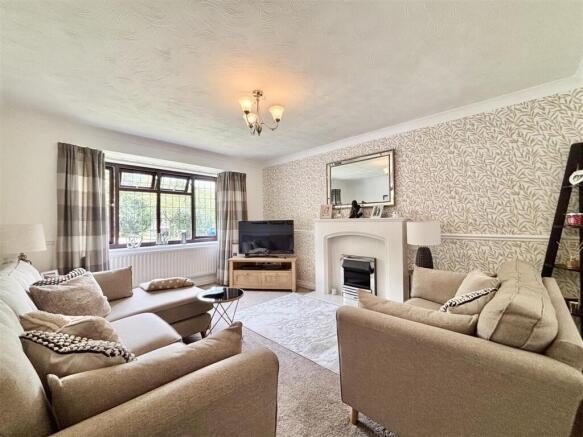 3 bed Detached for sale Image 4