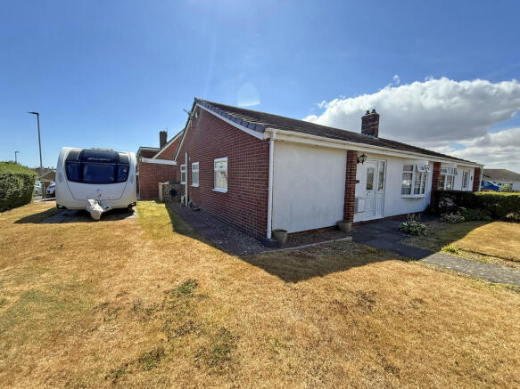2 bed Semi-Detached Bungalow for sale in scarborough