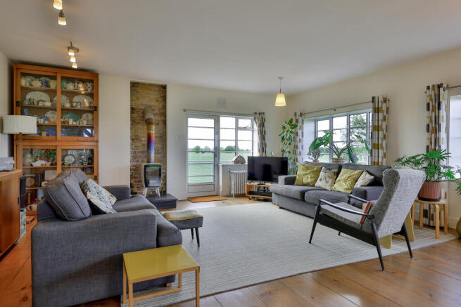 4 bed Detached for sale Image 4