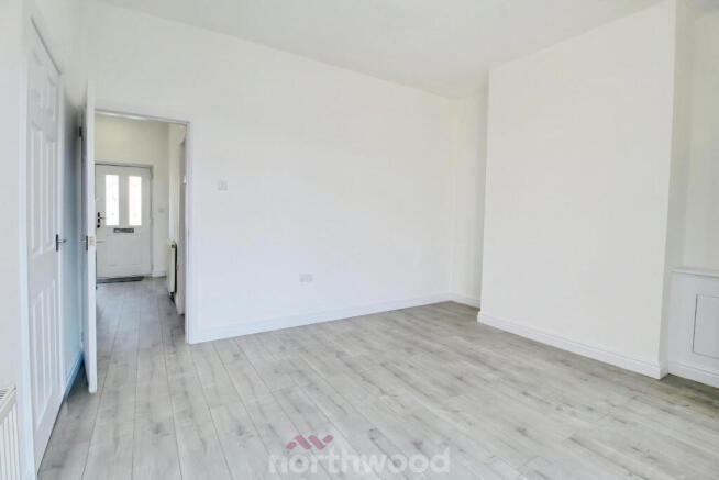 3 bed Terraced to rent Image 8