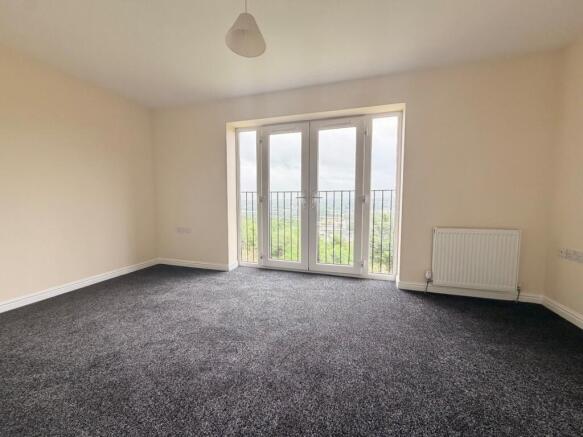 5 bed House to rent Image 12