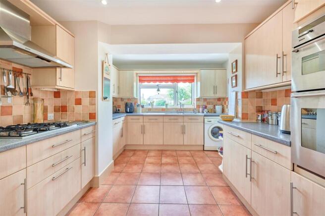Prestwick Drive, Bishop's Stortford photo 4