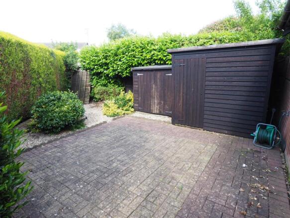 Private Rear Courtyard 079