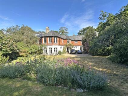 Lyndhurst Road, Christchurch, Dorset, BH23