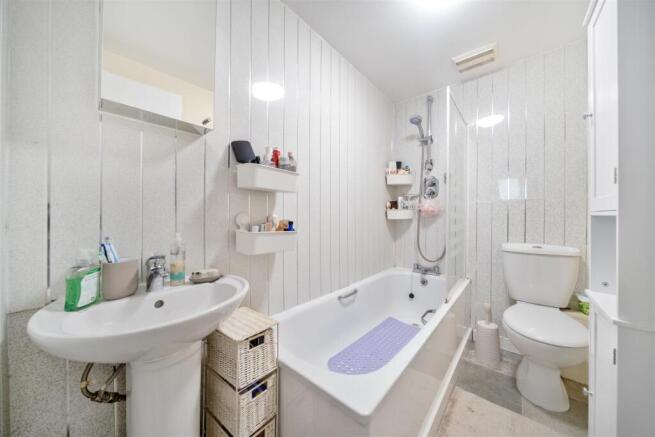 Fulham Palace Road Flat 1, 290 SW6 PH1.jpg