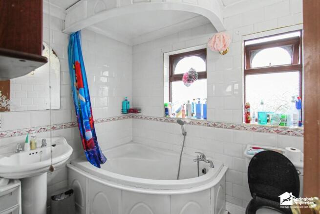 3 bed Semi-Detached for sale Image 8