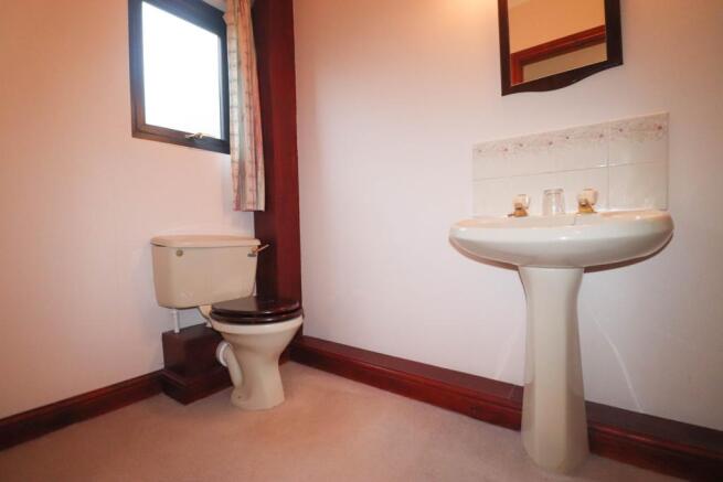En-suite to Bedroom 