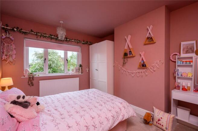 4 bed Semi-Detached for sale Image 11