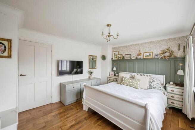3 bed Semi-Detached for sale Image 9