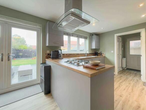 4 bed Detached for sale Image 4
