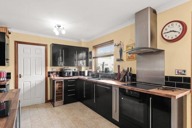 1 Mill Court, Carron, FK2 8FG photo 4
