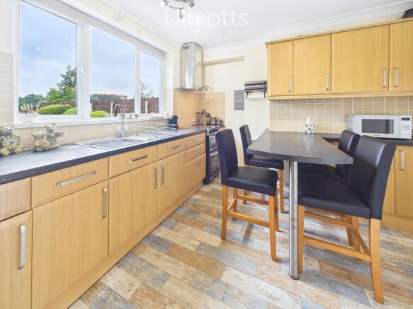 2 bed Semi-Detached for sale Image 7