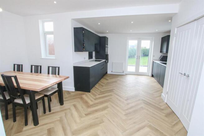 OPEN PLAN LIVING DINING KITCHEN