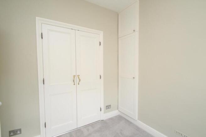 4 bed Terraced to rent Image 5