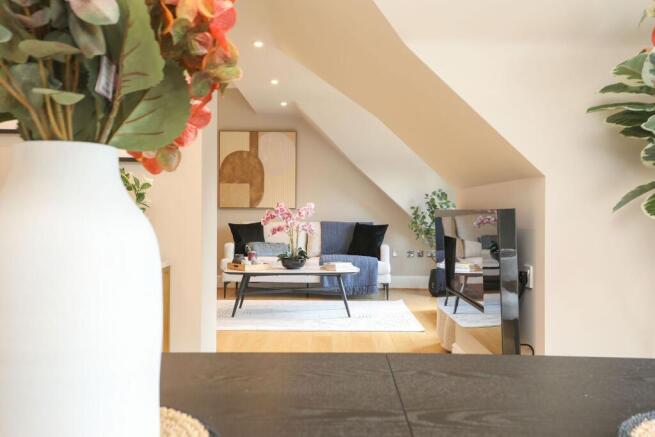 3 bed Flat for sale Image 6