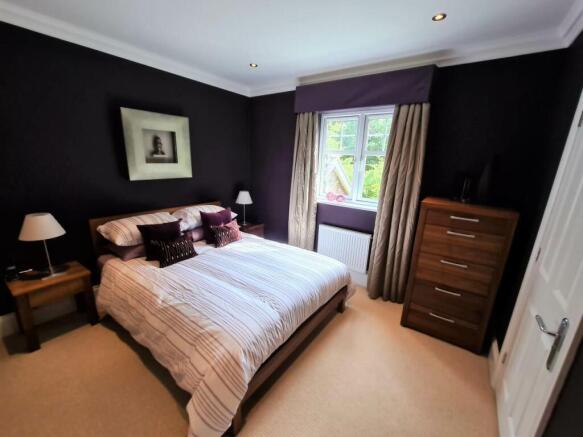 Bedroom 1 (2)