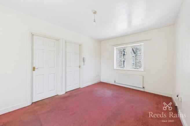 2 bed Apartment for sale Image 3