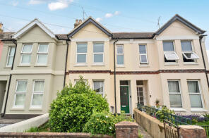 First Floor Flat, 4, Sugden Road, Selden, Worthing BN11 2JQ