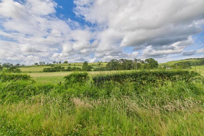 CAM04201G0-PR0095-STILL019