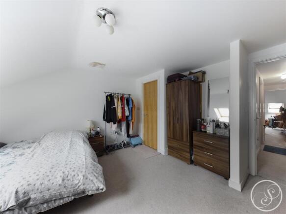 2 bed Duplex to rent Image 8