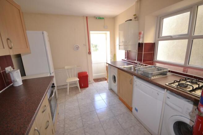 Kitchen (2)