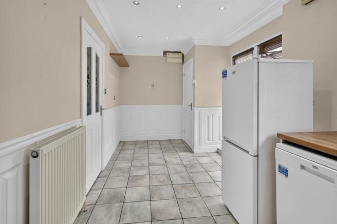 4 bed Semi-Detached for sale Image 6