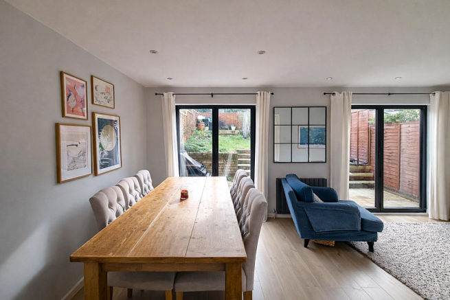 Lounge/Dining Room