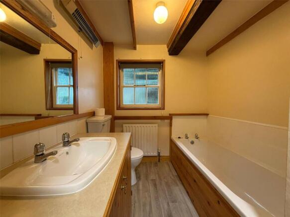3 bed Semi-Detached to rent Image 11