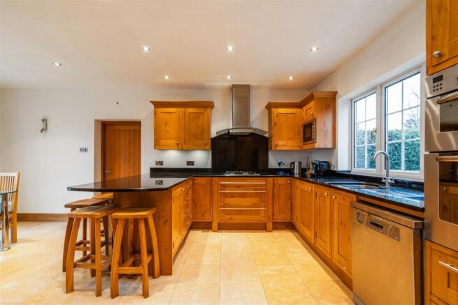 321 Station Road_6.jpg