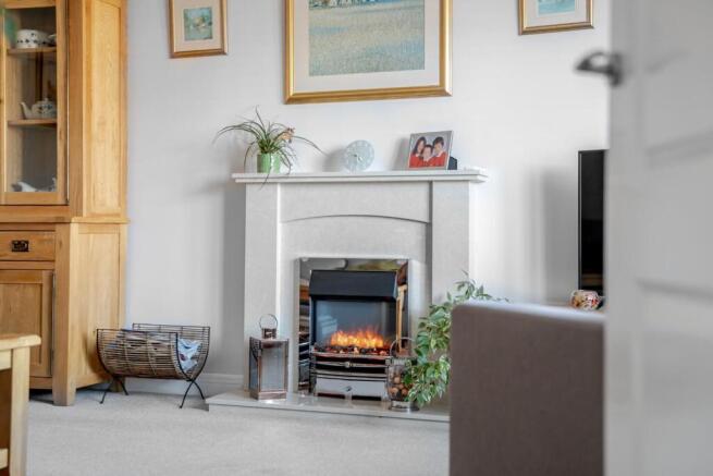 4 bed Detached for sale Image 6