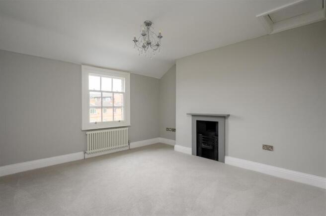 4 bed Town House for sale Image 7