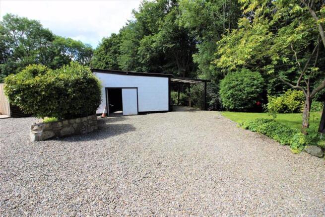 Detached Outbuilding: