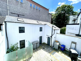 Flat 2, East House, East Street, Epsom KT17 1HH