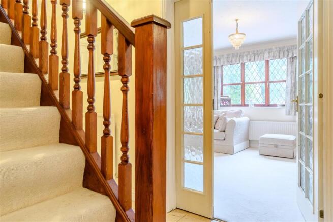 8469923-interior18.jpg