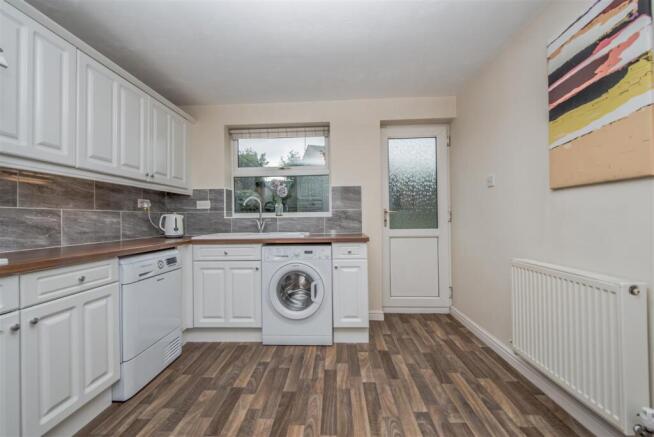 4 bed Detached for sale Image 12