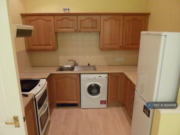 Fully Fitted Kitchen