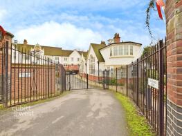 Flat 10, Harrow House, Old School Close, Redhill RH1 2FQ