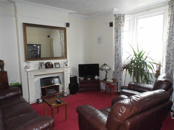 LOUNGE: