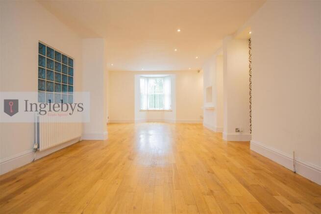 4 bed Terraced for sale Image 5