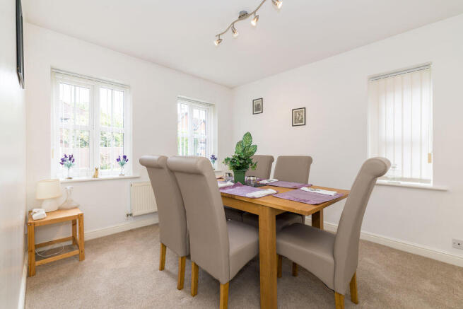 5 bed Detached for sale Image 6
