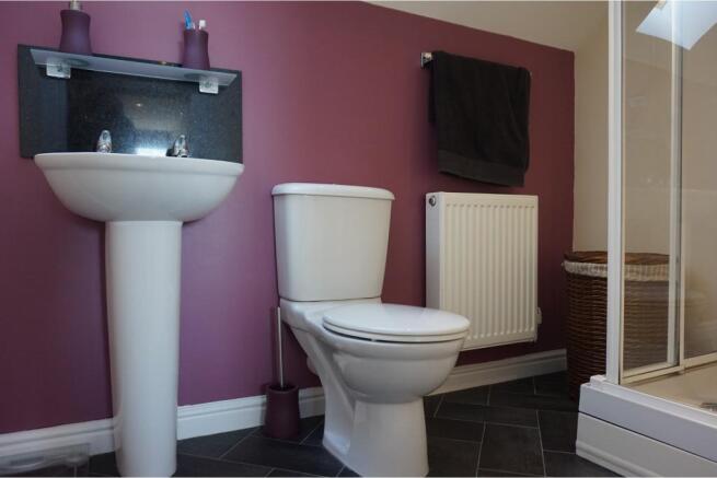 Master En-suite