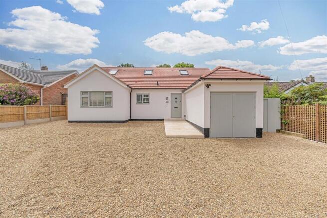 8 Devitt Close, ASHTEAD, KT21_LOW RES5.jpg