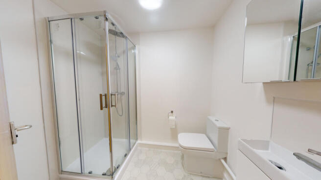 4 bed House to rent Image 7