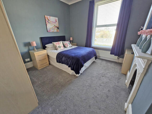 Blue room (1)