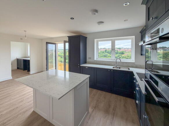 4 bed Detached for sale Image 6