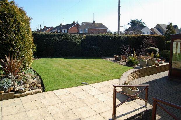 REAR & SIDE GARDEN