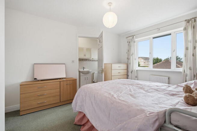3 bed Town House for sale Image 11
