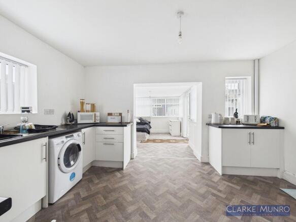 3 bed Semi-Detached for sale Image 4
