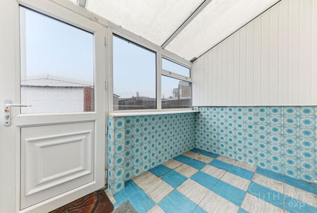 3 bed Semi-Detached for sale Image 6